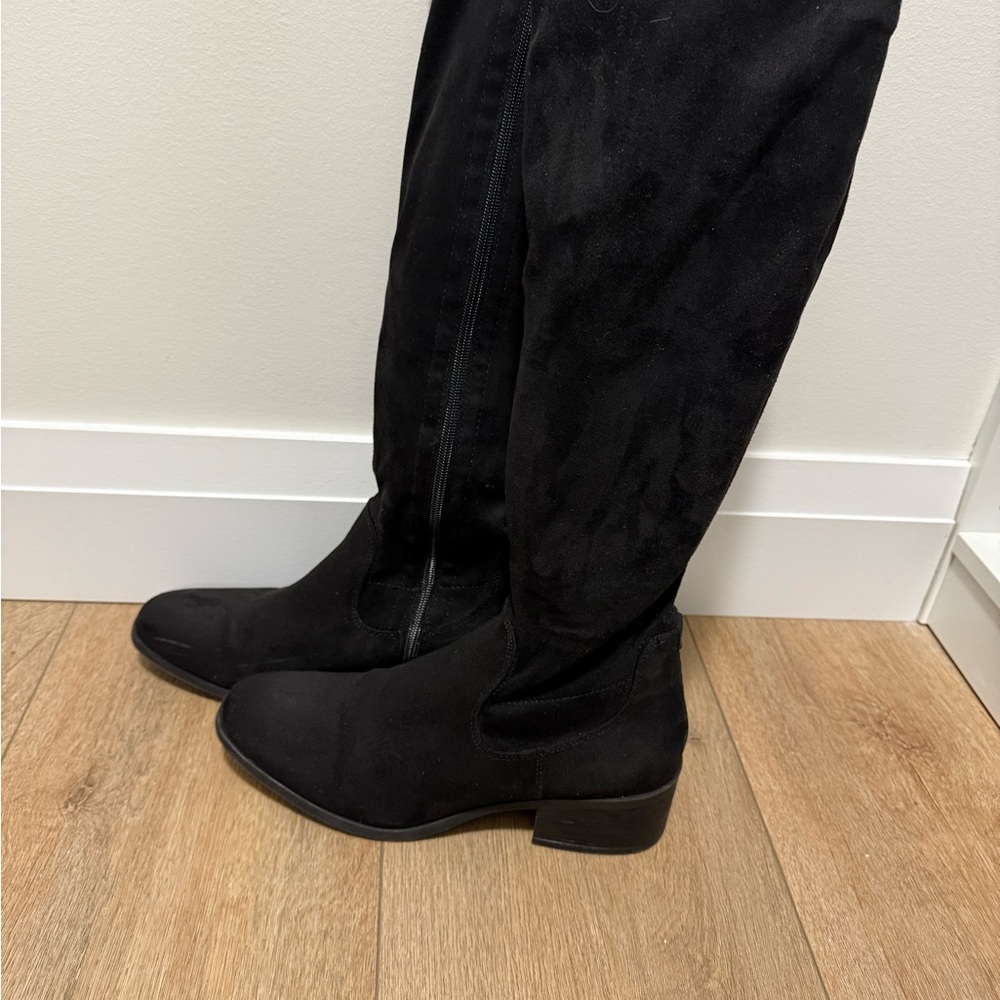Kenneth Cole Black Heeled Boots